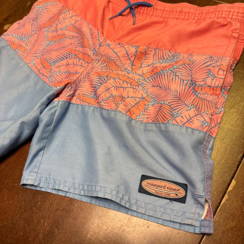 Vineyard‎ Vines Swim Trunks Kids Small 8-10 Pink Blue Palm Leaf Striped Shorts